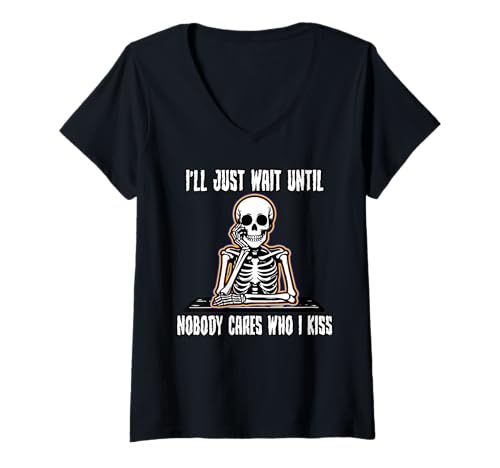 Damen Ich warte einfach, bis es niemanden interessiert, wen ich küsse LGBT-Q Gay Pride T-Shirt mit V-Ausschnitt Damen Ich warte einfach, bis es niemanden interessiert, wen ich küsse LGBT-Q Gay Pride T-Shirt mit V-Ausschnitt von LGBT-Q Gay Pride Month Equality Rainbow Men Women