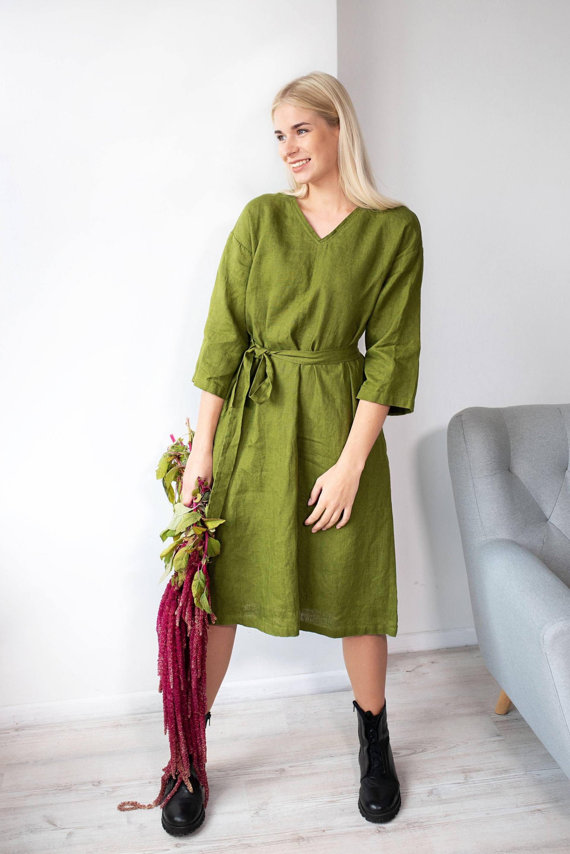 Leinen Kleid Neringa Oversize 3/4 Ärmel/Tunika Eco Freundlich Lässiges Midi in Moos Grün von LGlinen