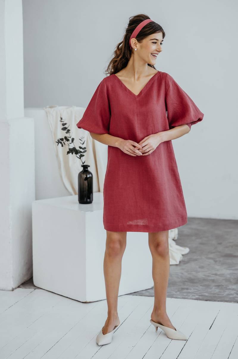 Leinen Partykleid in Rot/Cocktailabend Leinenkleid Schlichtes Und Elegantes Kleid Bequemes Mit Puffärmeln Urlaubskleid von LGlinen