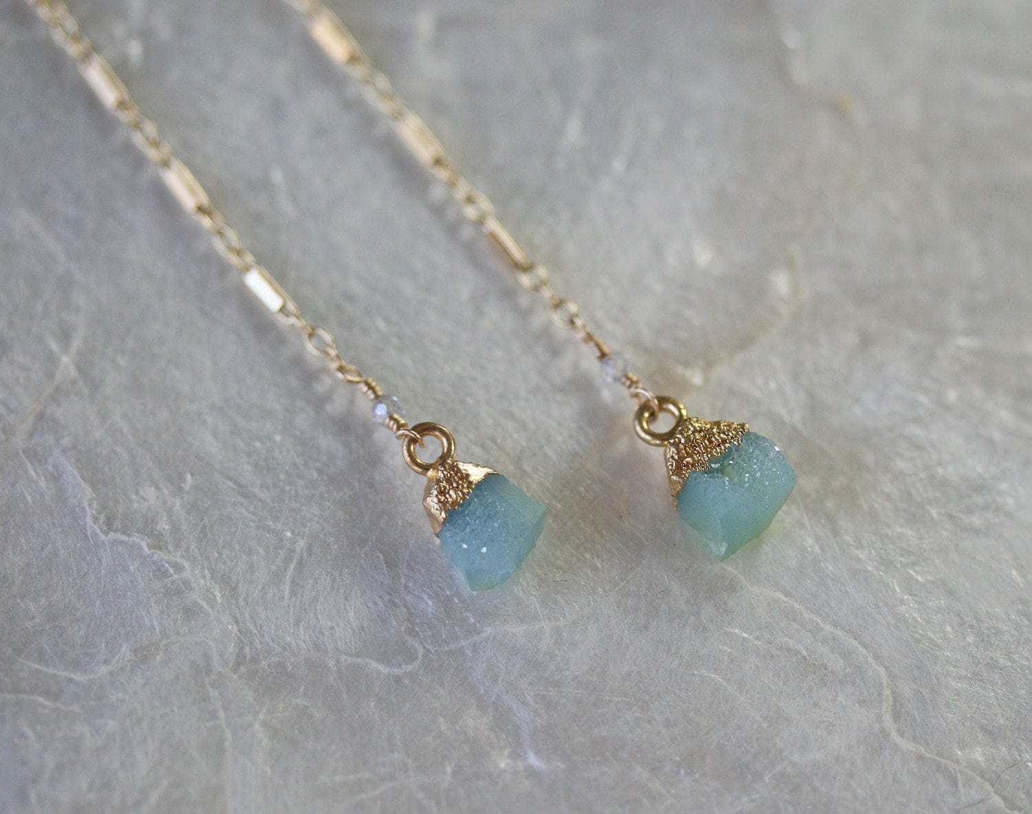 Lange Blaue Druzy Ohrringe, Baumeln Lange Goldketten Ohrringe von LHJewelryBoutique