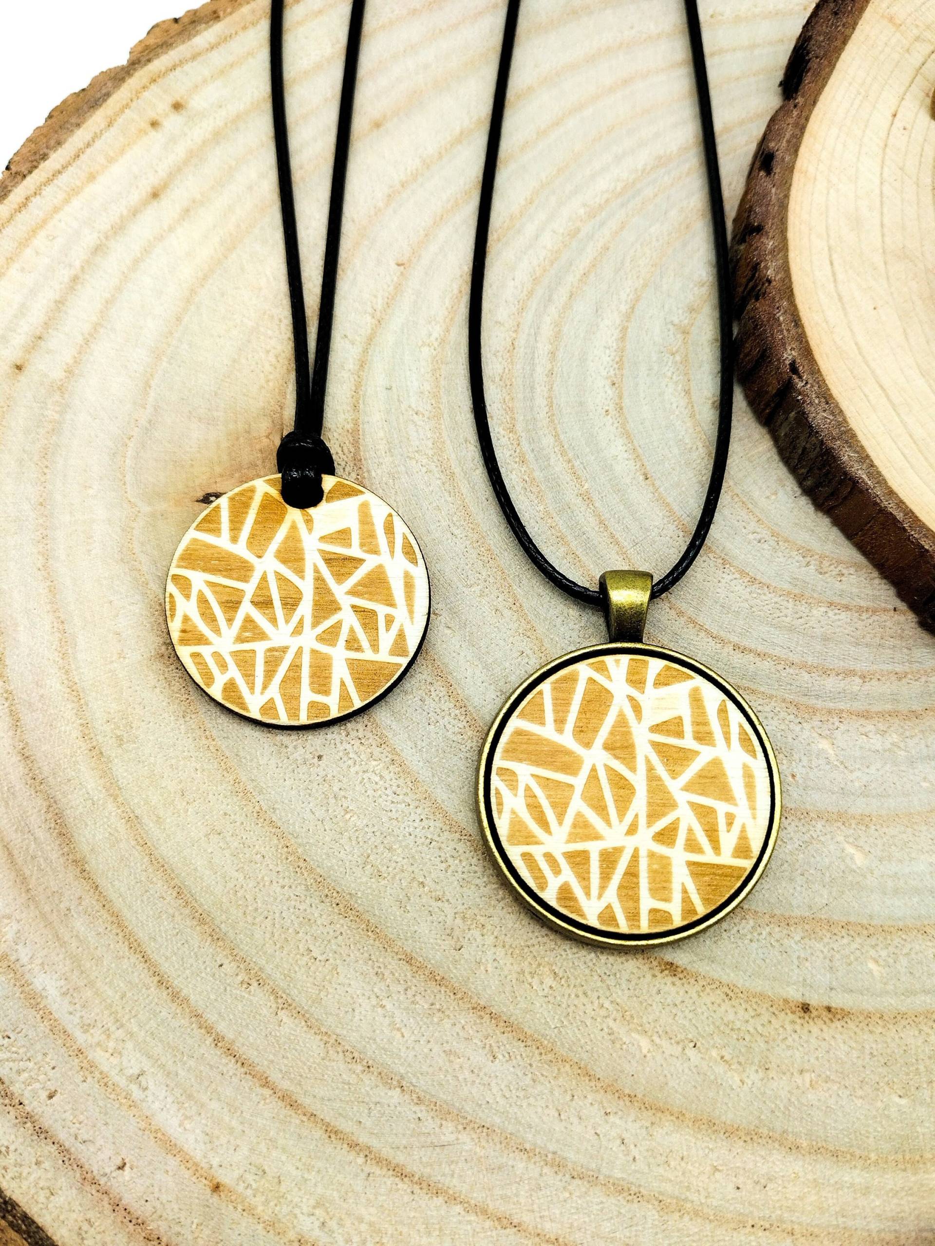 Kette "Glas Fein" | Holz Anhänger Rund Kunstleder Handgefertigt Laser Cut Fassung Kette "Glas Fein" | Holz Anhänger Rund Kunstleder Handgefertigt Laser Cut Fassung von LHLaserDesign