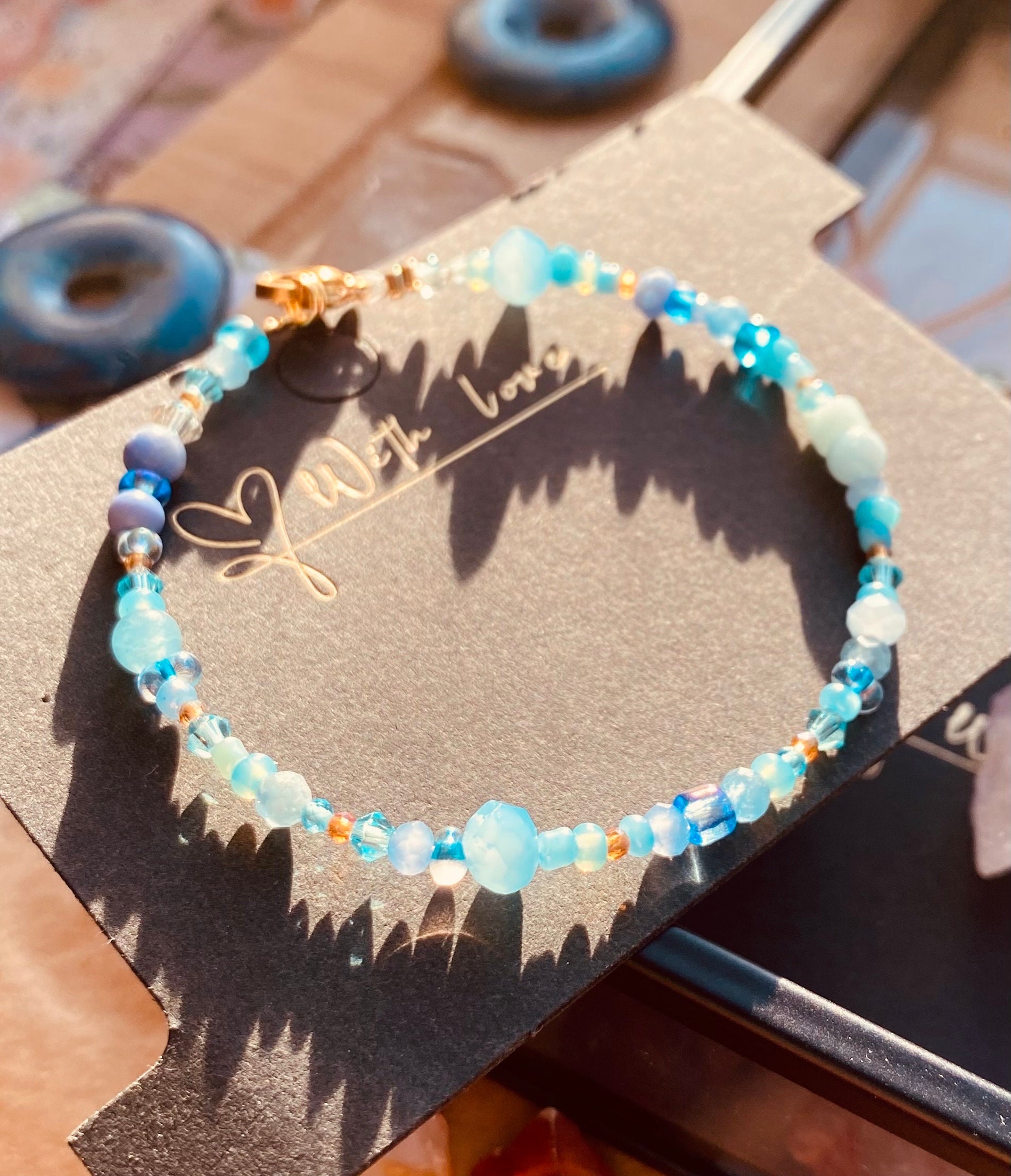 Babyblau Filigranes Armband Naturstein Facettierte Glasperlen Babyblau Filigranes Armband Naturstein Facettierte Glasperlen von LICHTARBEITERbyJenny