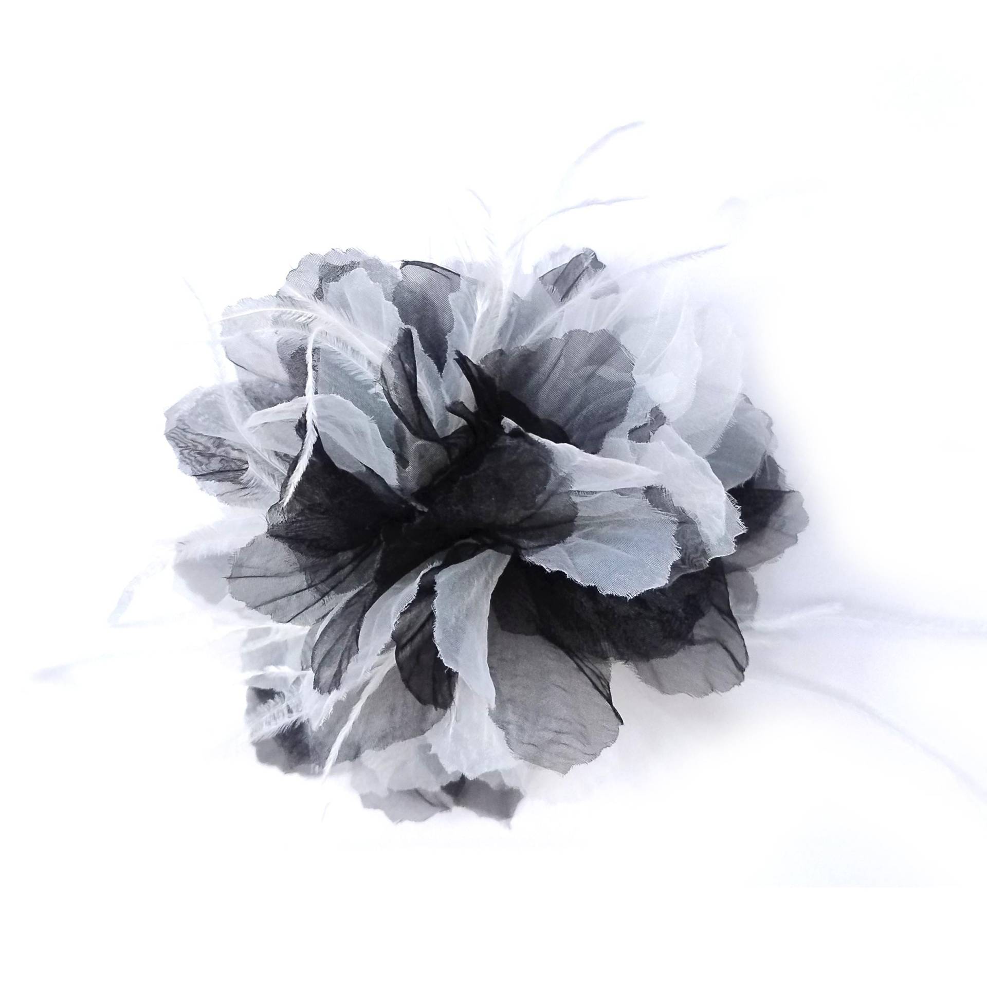 Schwarz/Weiße Organza-Blumenbrosche. Feder. | +4 Farben Schwarz/Weiße Organza-Blumenbrosche. Feder. | +4 Farben von LIDALYDI