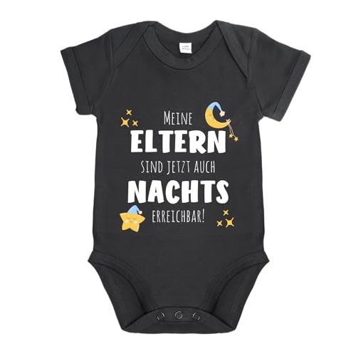 LIEBTASTISCH - Meine Eltern sind jetzt auch Nachts erreichbar! - Baby body kurzarm - Strampler - mit Druckknöpfen - Jungen & Mädchen - 100% Bio Baumwolle (Schwarz, 6-12 Monate) von LIEBTASTISCH