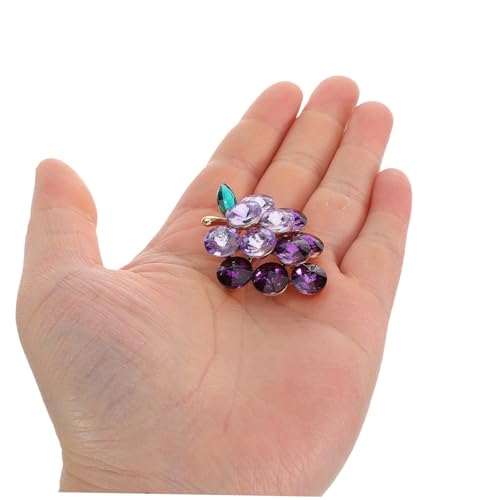 LIFKOME Glitzernde Traubenbrosche aus Legierung und Glas Funkelndes Obst design Stilvolle Damen anstecknadel für Kleidung Jacken Hüte Schals Sommerliches Accessoire gegen Verrutschen von LIFKOME