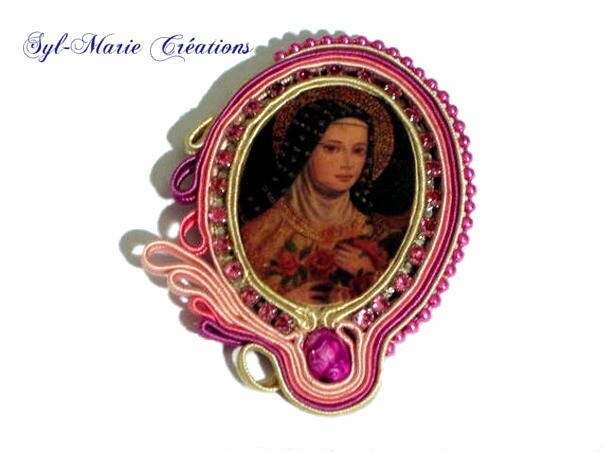 Soutache Brosche "Saint Therese" Jungfrau Ikone Rosa Lila Strass Soutache Brosche "Saint Therese" Jungfrau Ikone Rosa Lila Strass von LIGHTSFROMATLANTIS