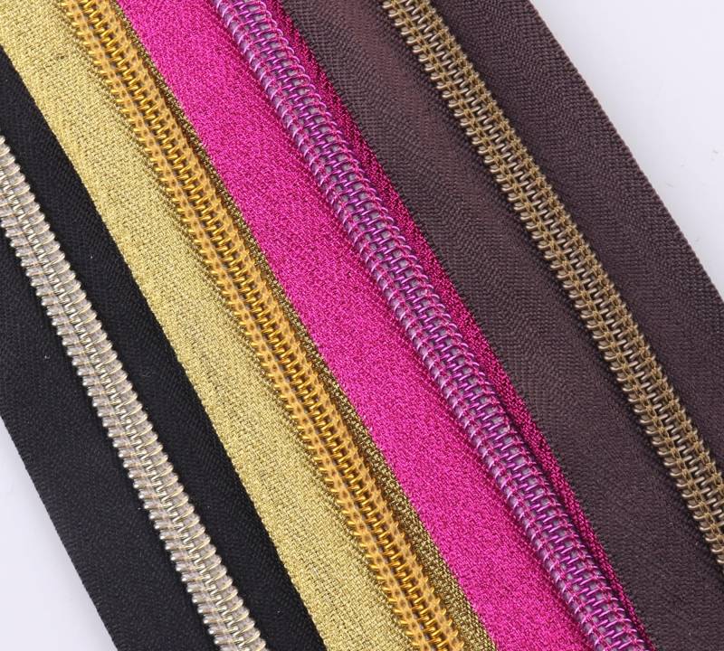 Reißverschluss-Tape-Größe 5 X 3-5 Yards Nylon Bunte Spule Metall Reißverschluss Mit Zähnen Slider Für Zip-Köpfe Geldbörse Machen Hardware Tasche von LIKEBAGS