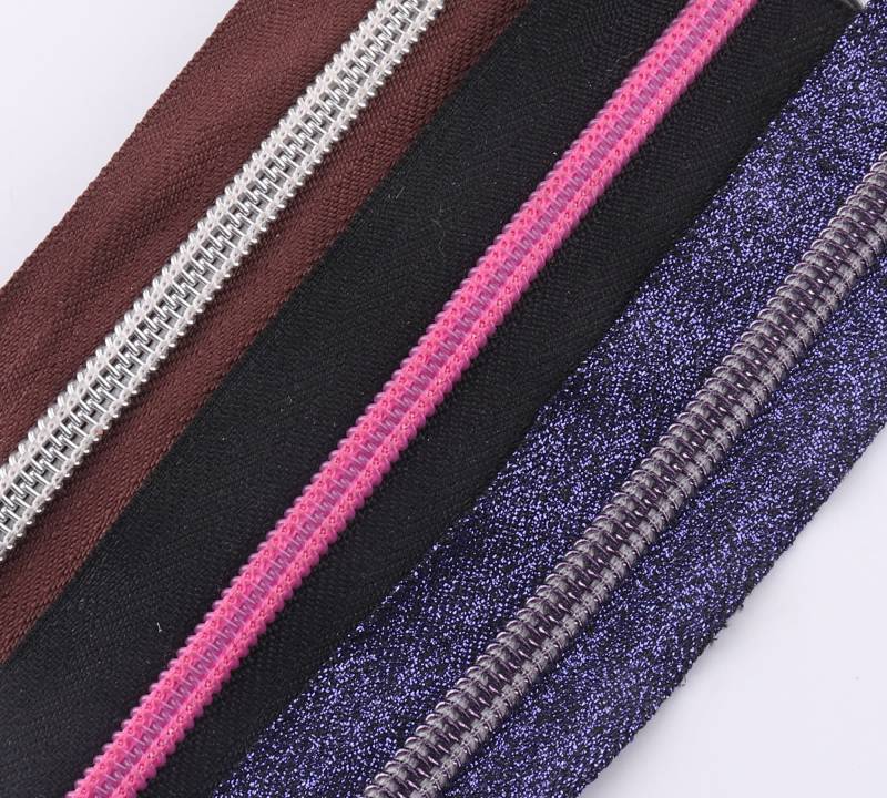 Reißverschluss-Tape Mit Zähnen Size5 X 5Yards Nylon Bunte Spule Metall Reißverschluss Verschluss Slider Für Zip-Kopf Geldbörse Machen Hardware Tasche von LIKEBAGS