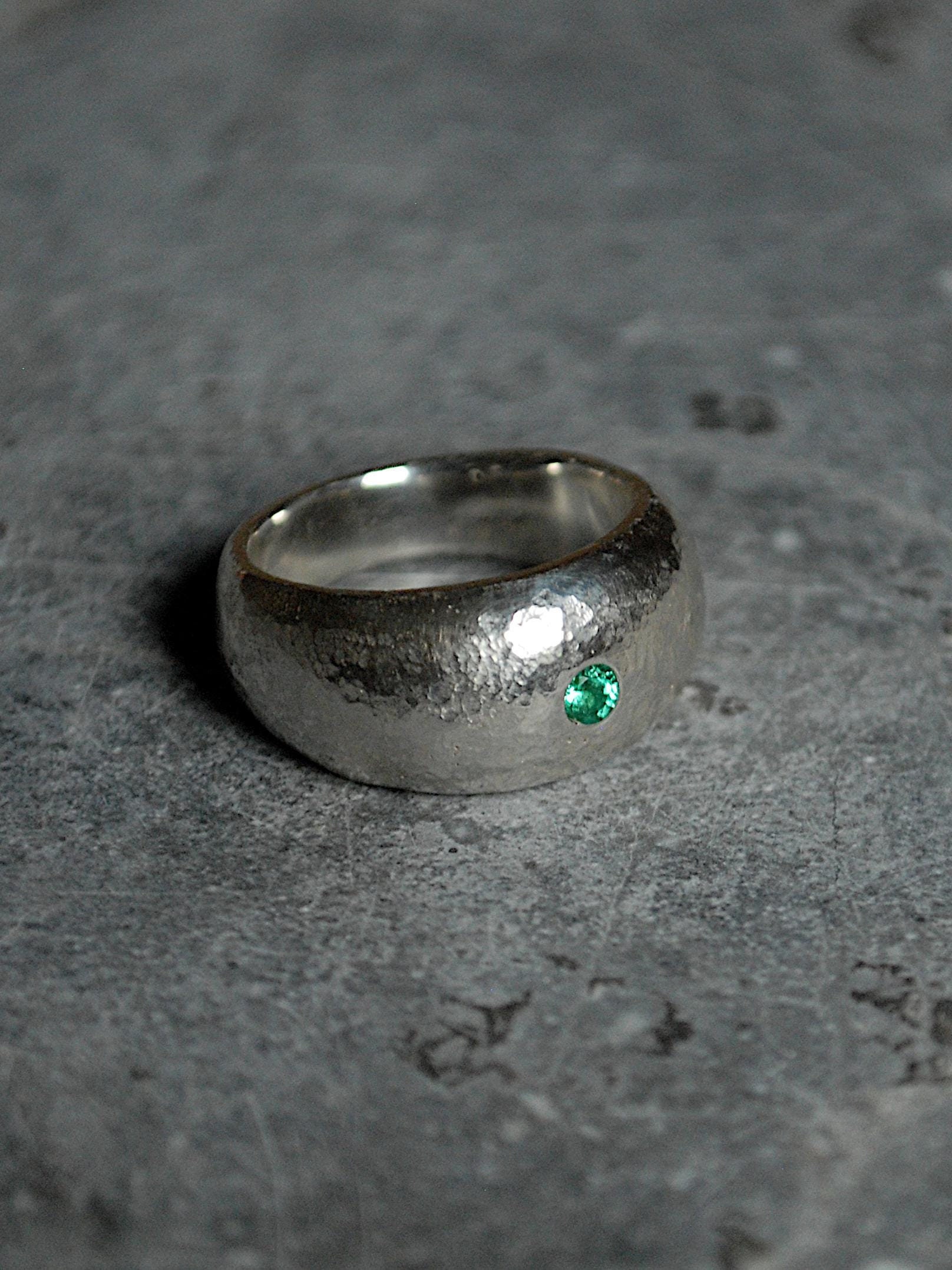 Moderner Siegelring Mit Natürlichen Smaragd, Handgefertigt Aus Sterling Silber 925, Smaragd Ring, Facettierter Natürlicher Moderner Siegelring Mit Natürlichen Smaragd, Handgefertigt Aus Sterling Silber 925, Smaragd Ring, Facettierter Natürlicher von LIKIKOJewellery