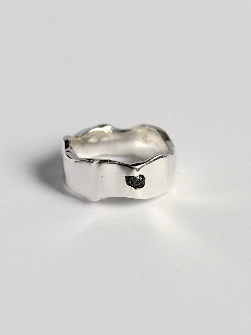 Unisex Ring Mit Schwarzen Diamant, Rohdiamant Ring, Rauer Silberring, Unisex Design, Moderner Handgemachter Unisex Ring Mit Schwarzen Diamant, Rohdiamant Ring, Rauer Silberring, Unisex Design, Moderner Handgemachter von LIKIKOJewellery