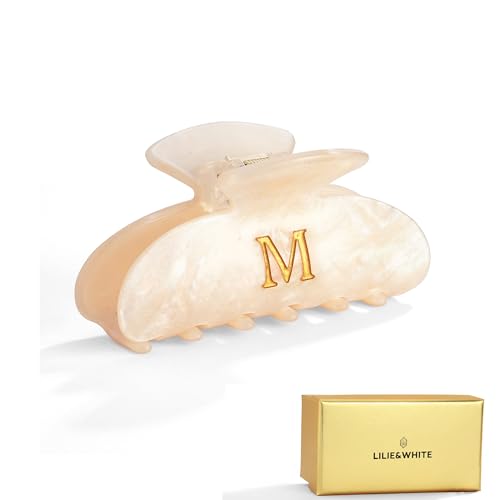 LILIE&WHITE Damen Haarklammer mit Buchstaben M, Acryl-Haarklemme für tägliches Styling, Geschenkidee für Mädchen und Frauen, Haaraccessoire in Beige mit Gold-Detail von LILIE&WHITE