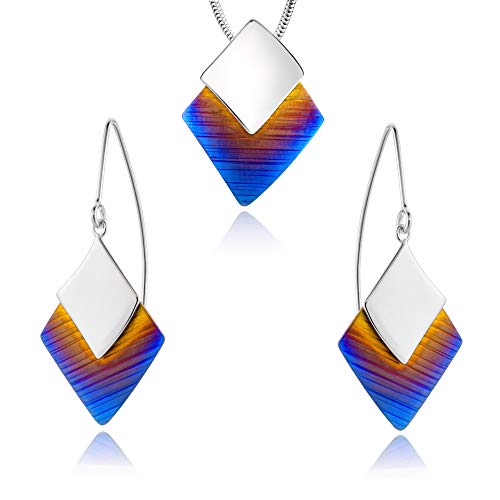 LILLY MARIE Schimmernde Schlangenkette Mit Karabinerverschluss Und Passenden Ohrringen von LILLY MARIE