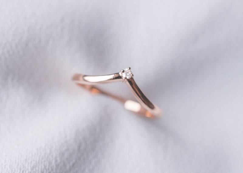 14K 18K Solid Gold Natürlicher Diamant Chevron Ring, Rosegold V-Form Ehering Platin von LILOOKS