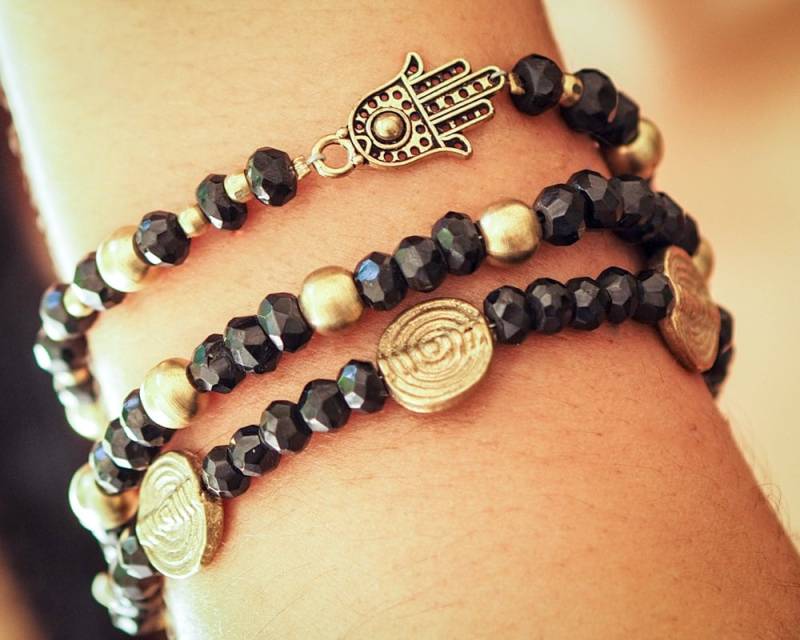 Schwarzer Onyx Kristall Armband // Frauen Hamsa Brautjungfer Geschenk Für Sie Freundin von LILYOMofficial