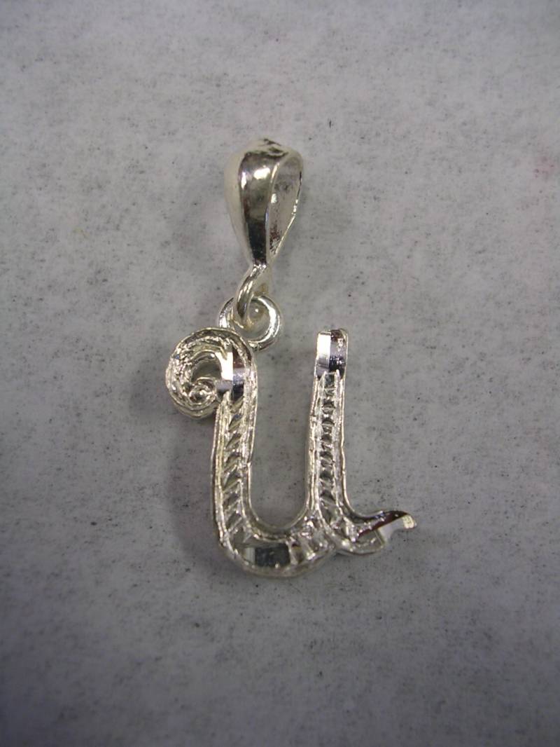 Buchstabe U Aus Sterlingsilber Buchstabe U Aus Sterlingsilber von LILYSJEWELERS