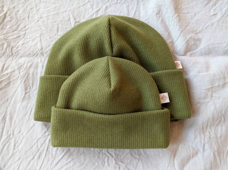Nachhaltige Kinder Beanie // Flauschige Cord Sweat Baby Mütze Kindermütze in Drei Schönen Farben von LIMOclothing