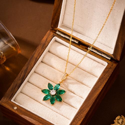 LIOYSIUT Grüne Blumen-Halskette mit Kristallen, vergoldet, grüne Blütenblätter, Kristall-Zirkon-Anhänger mit Swarovski-Kristall, gelbvergoldeter Edelstein-Anhänger für Damen LIOYSIUT Grüne Blumen-Halskette mit Kristallen, vergoldet, grüne Blütenblätter, Kristall-Zirkon-Anhänger mit Swarovski-Kristall, gelbvergoldeter Edelstein-Anhänger für Damen von LIOYSIUT
