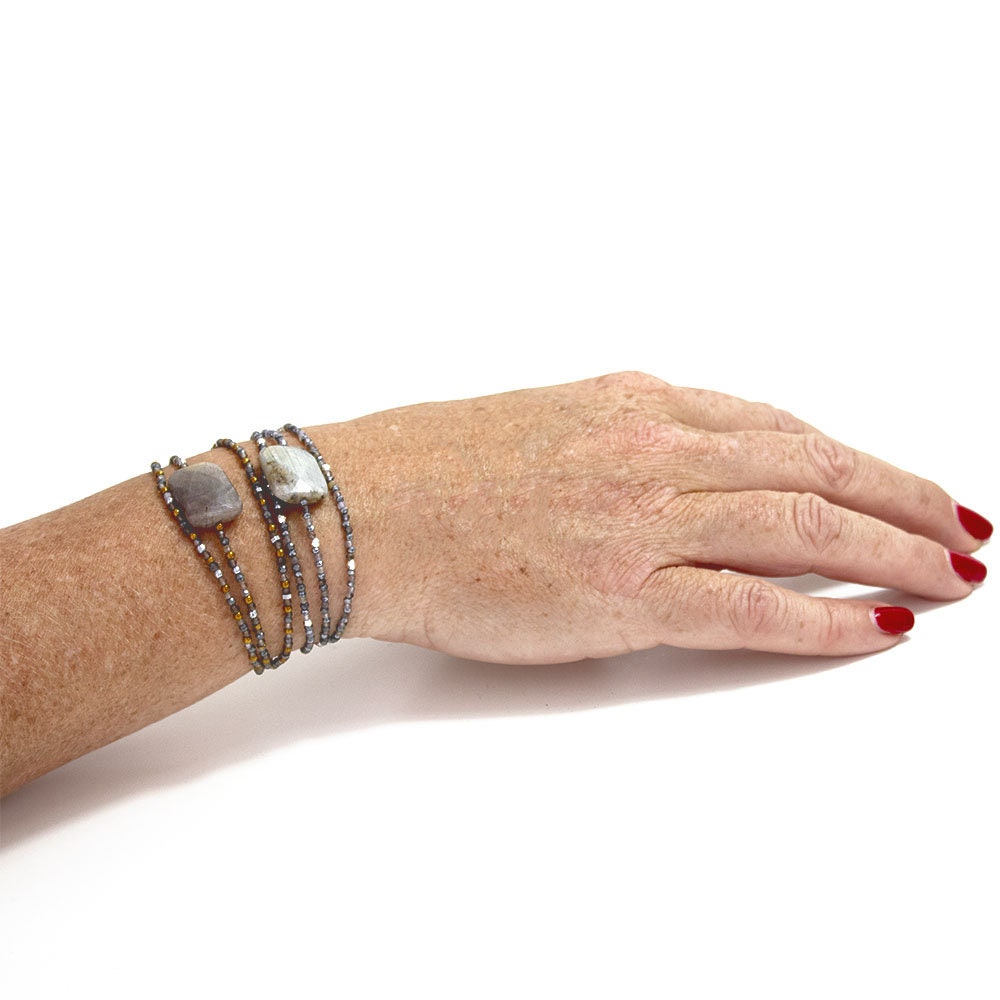 Armband Mit Mehreren Edelsteinen - 3 Wicklungen Oder Ein Silberner Hämatit 1 Wicklung. Elegantes Und Schlichtes Geschenk von LISAKORNPARIS