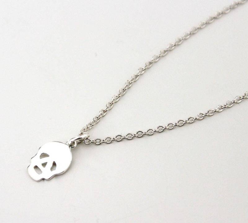Totenkopf-Halsband Totenkopf-Halsband von LISAKORNPARIS