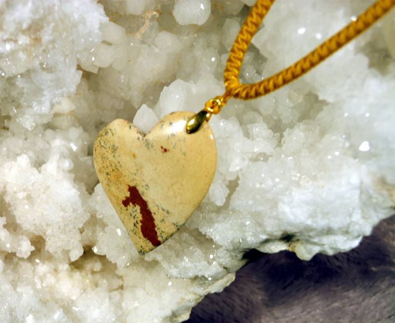 Landschaftsjaspis-Anhänger N201 von LITHOZENPALEOSCOPE