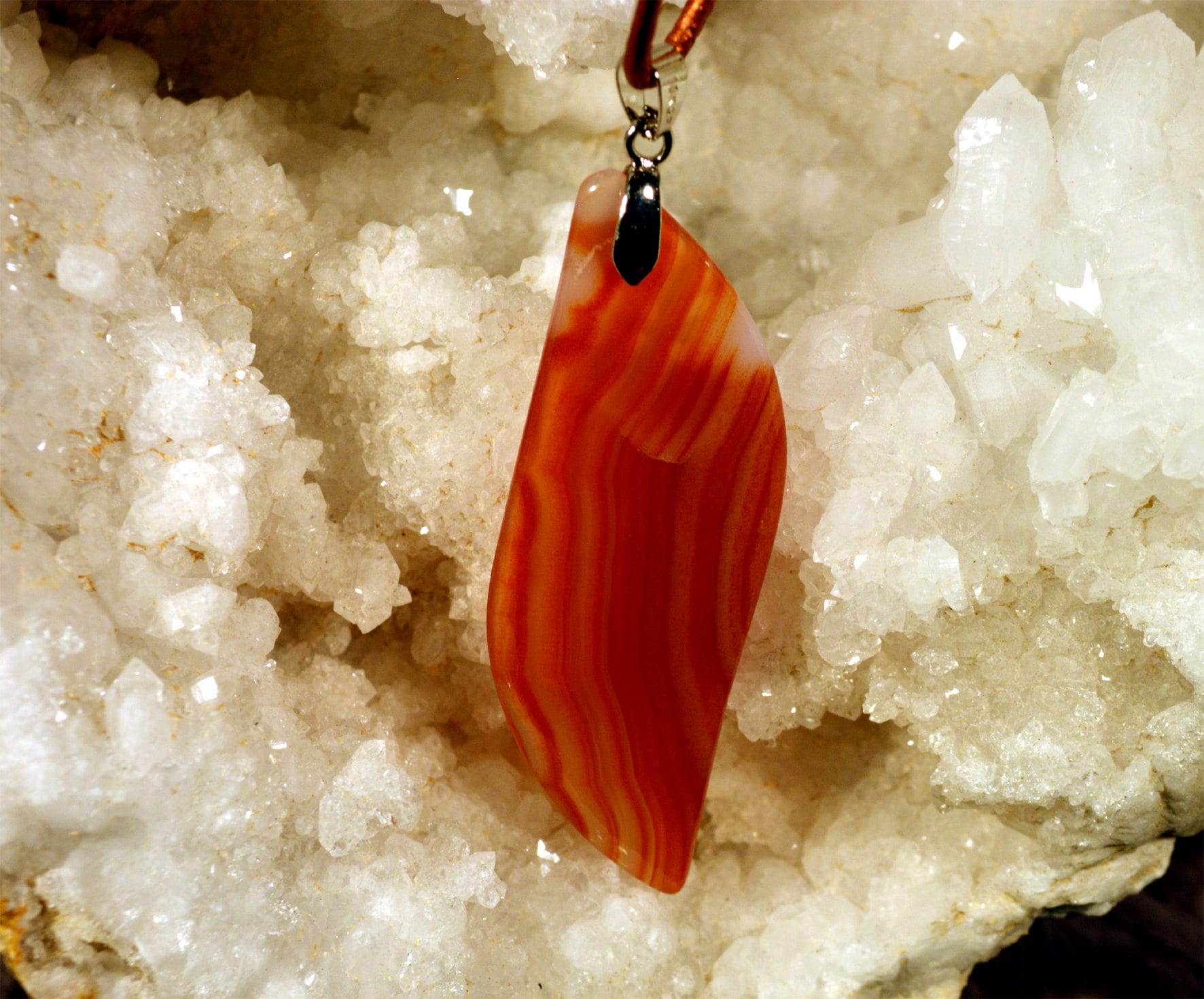 Oranger Flammenachat-Anhänger Ref205 von LITHOZENPALEOSCOPE