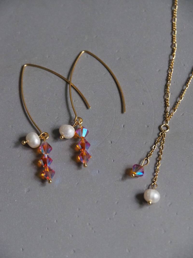 Ohrringe Und Kette „Retro Summer" Süßwasserperlen/Perlenschmuck Modeschmuck/ Geschenk Swarovski Steine Ohrringe Und Kette „Retro Summer" Süßwasserperlen/Perlenschmuck Modeschmuck/ Geschenk Swarovski Steine von LITSYjewelry