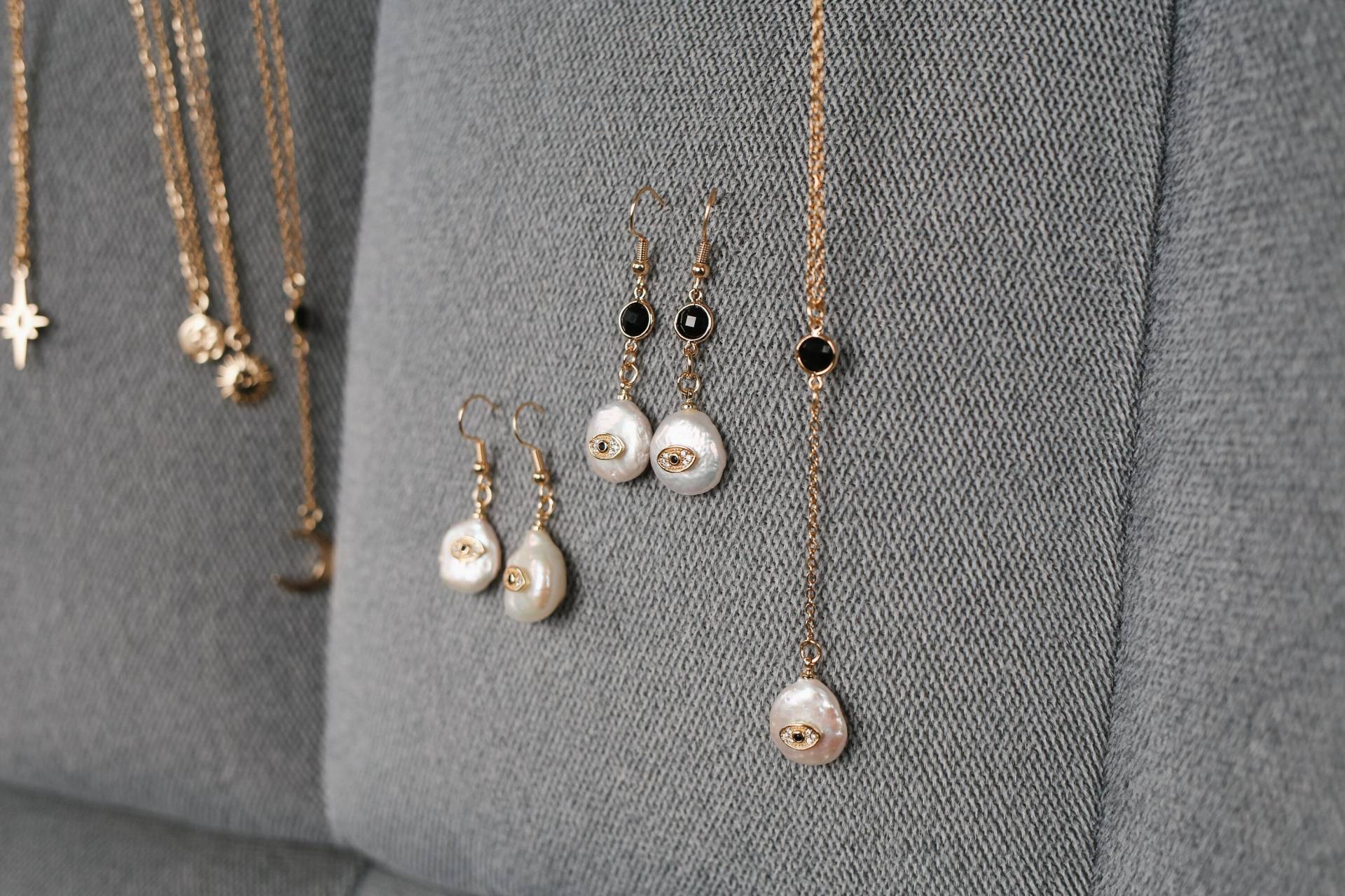 Schmuckset „Karmaauge" Bestehend Aus Kette Und Ohrringen Schmuckset „Karmaauge" Bestehend Aus Kette Und Ohrringen von LITSYjewelry