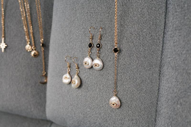 Schmuckset „Karmaauge" Bestehend Aus Kette Und Ohrringen Schmuckset „Karmaauge" Bestehend Aus Kette Und Ohrringen von LITSYjewelry