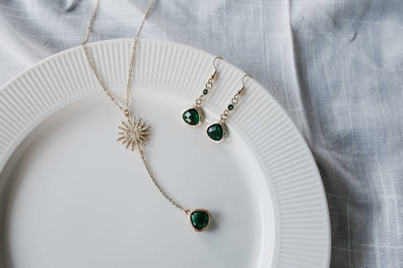 Schmuckset „Smaragd Sun" Bestehend Aus Kette Und Ohrringen Mit Einem Sonnenanhänger Grünen Glassteinen/Weihnachten Geschenk Schmuckset „Smaragd Sun" Bestehend Aus Kette Und Ohrringen Mit Einem Sonnenanhänger Grünen Glassteinen/Weihnachten Geschenk von LITSYjewelry