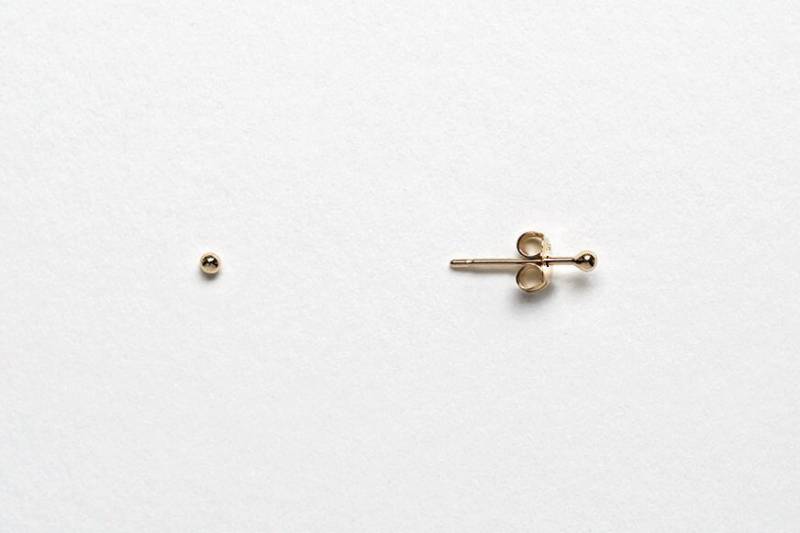 14K Tiny Gold Dot Ohrstecker - Handgemachte Zierliche Ohrringe Größe 1.5 Mm, 2 Mm Minimalist Schmuck Für Empfindliche Ohren von LITTIONARY