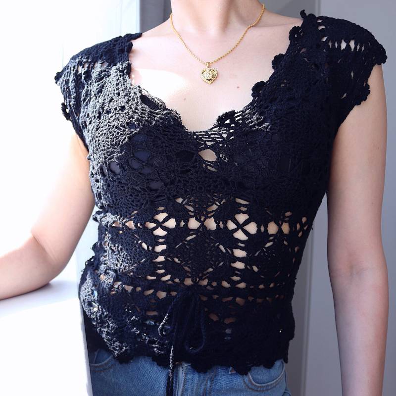 Vintage Schwarz Gehäkelte Strick V Neck Weste Top von LITTLEDREAMERUK