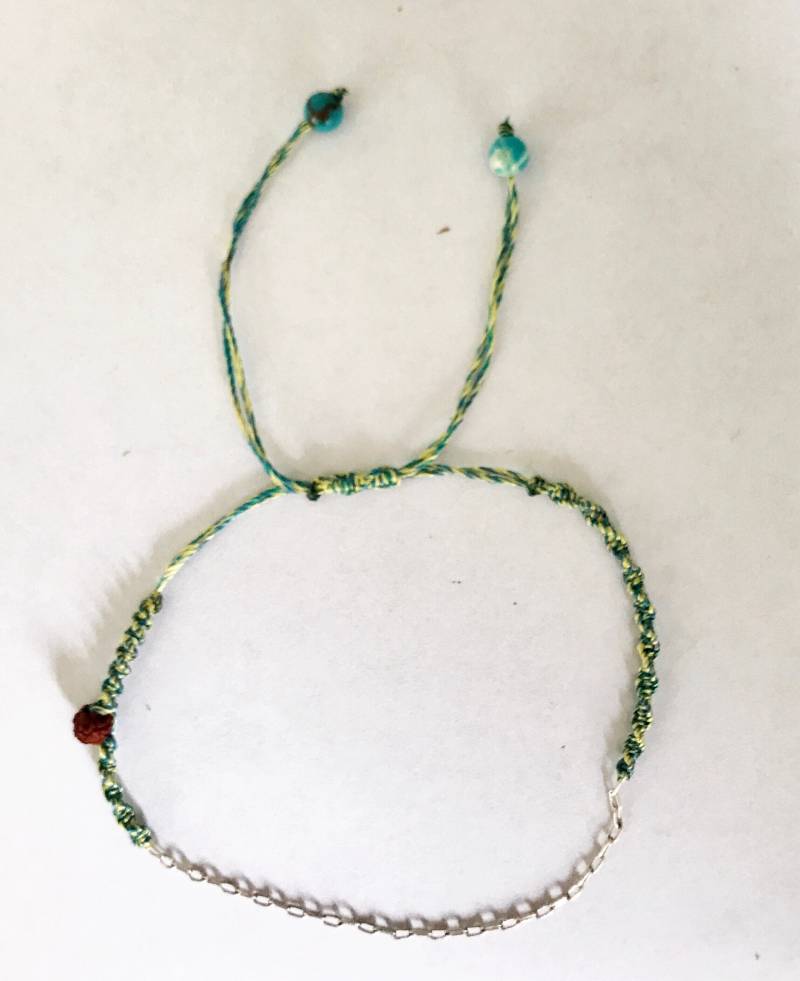 Zarte Sterling Silber Kette Und Makramee Seide Geflochten Freundschaftarmband Mit Rudraksha & Türkis Perlen Zarte Sterling Silber Kette Und Makramee Seide Geflochten Freundschaftarmband Mit Rudraksha & Türkis Perlen von LIVELOVESHINE13