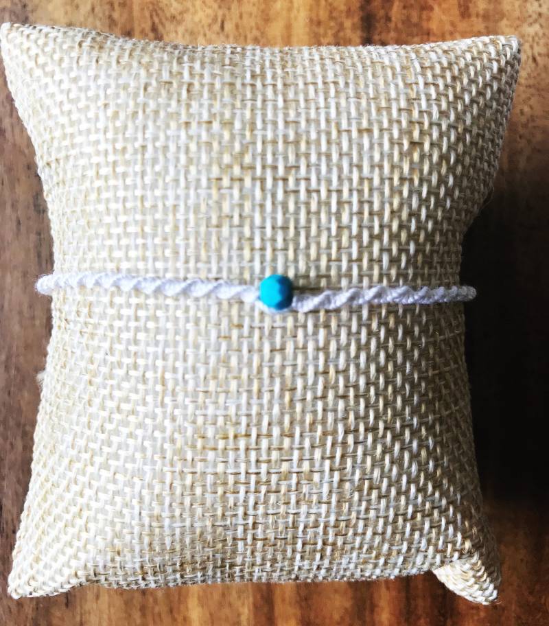 Zarte Weiße Makramee Geflochten Sei Seide Freundschaft Armband Mit Türkis Perle Zarte Weiße Makramee Geflochten Sei Seide Freundschaft Armband Mit Türkis Perle von LIVELOVESHINE13