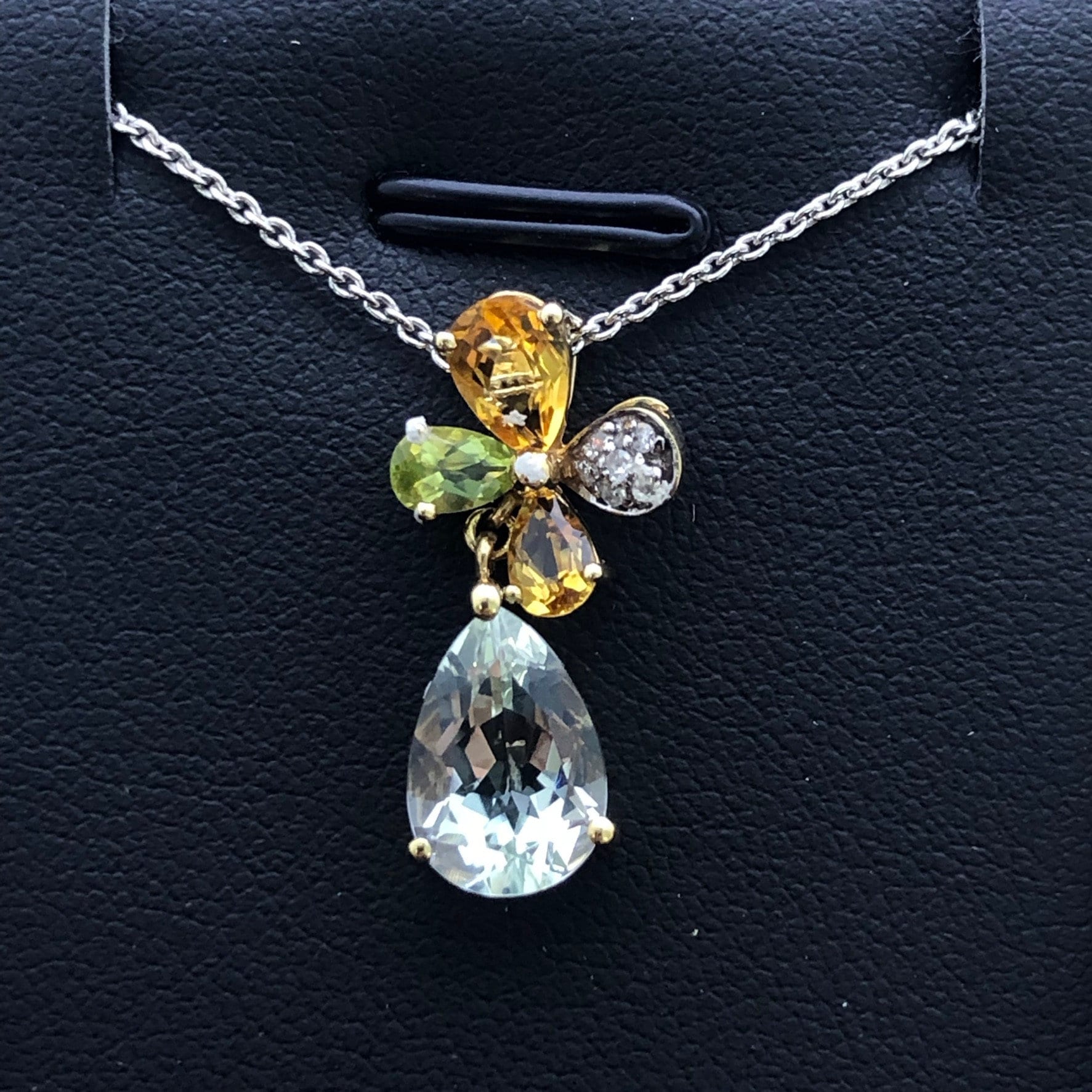 Liv 14K Gelbgold & Multi Color Sapphire Cluster Design Anhänger Halskette Geschenk von LIVbyLIVjewelers
