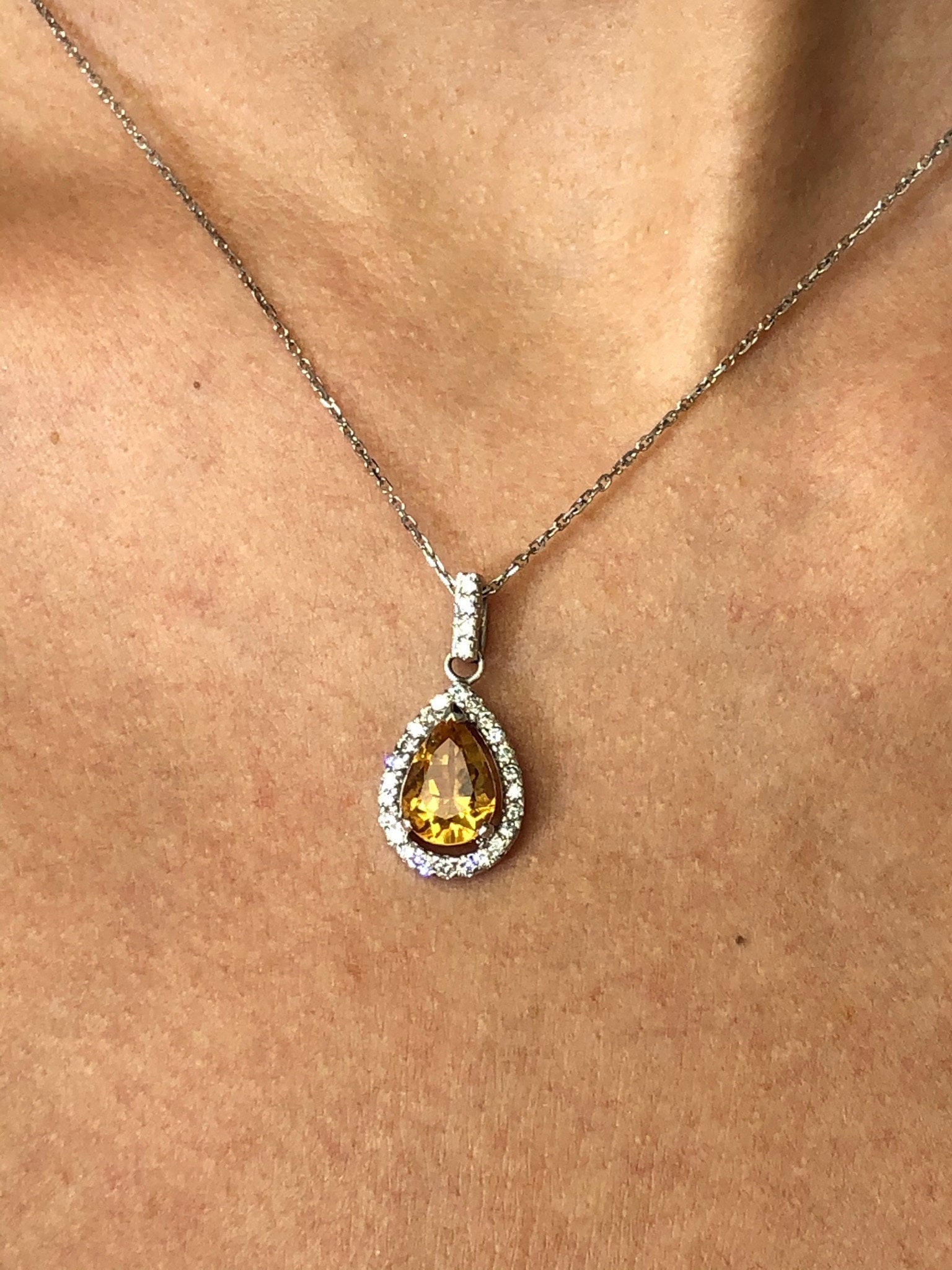 Liv 14K Weißgold & Diamanten Goldene Citrin Birnenform Halo Design Halskette von LIVbyLIVjewelers