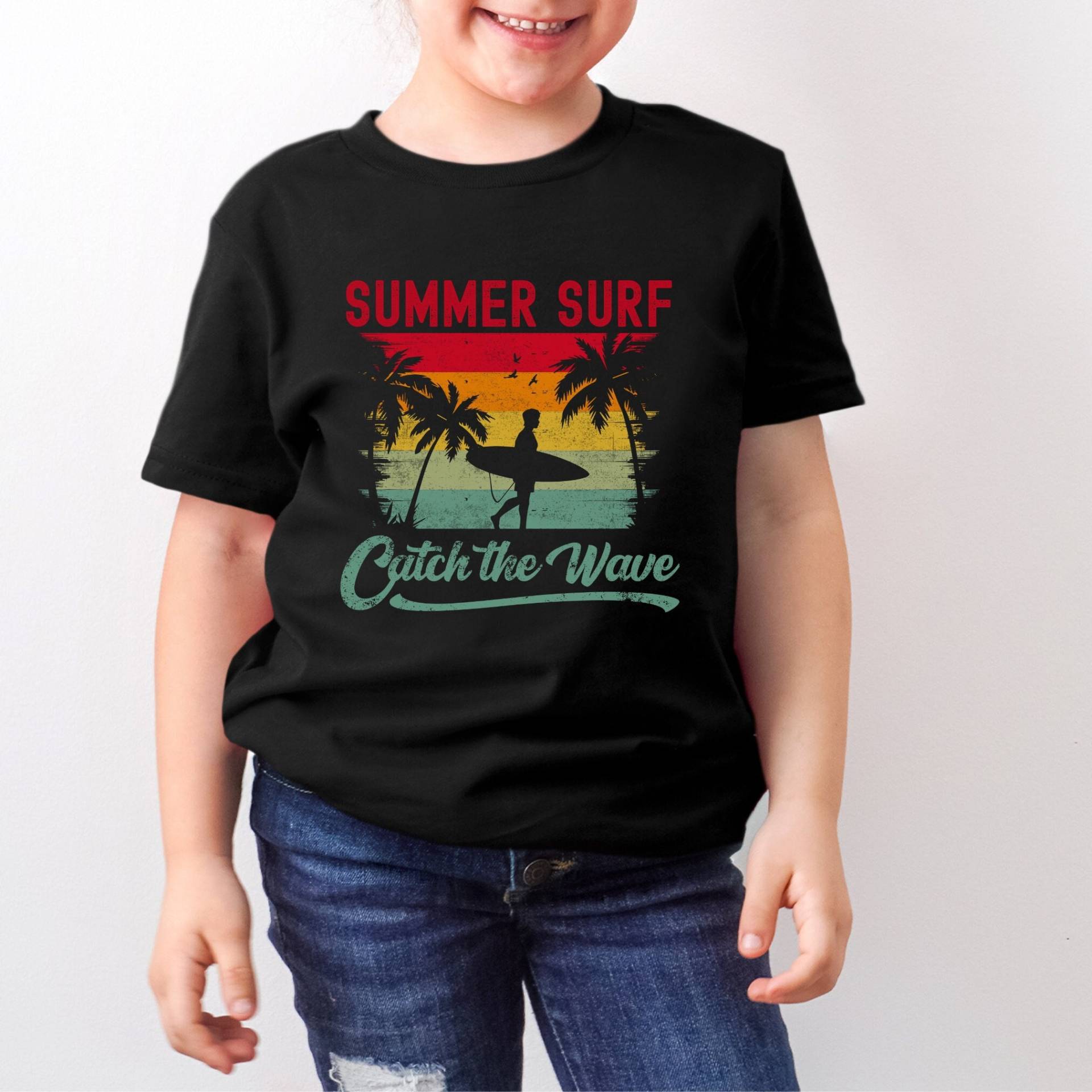 Kinder Surfen Rundhals T-Shirt Sommer Surf Catch The Wave Urlaub Ferien Tshirt Strand Für Jungen Und Mädchen von LJCustomTeesDesign