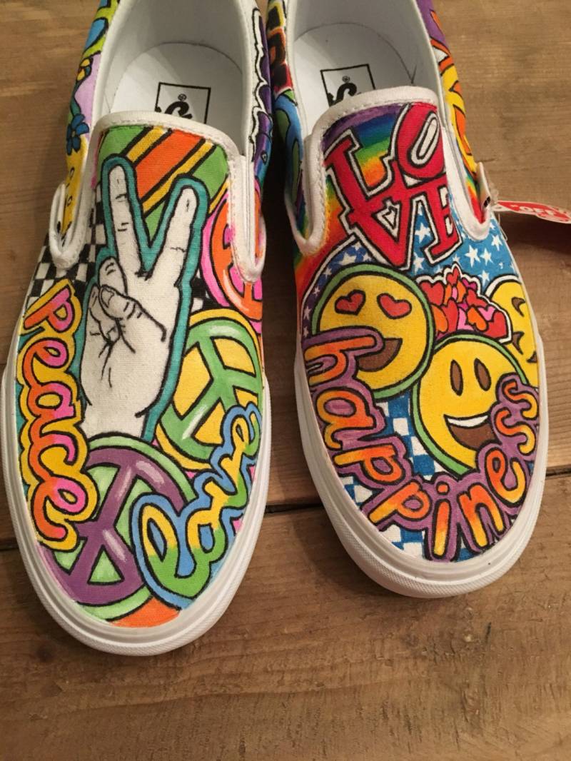 Peace, Liebe Und Glück Individuell, Personalisierte, Handbemalte Vans Slip On Sneakers von LJDesignArt