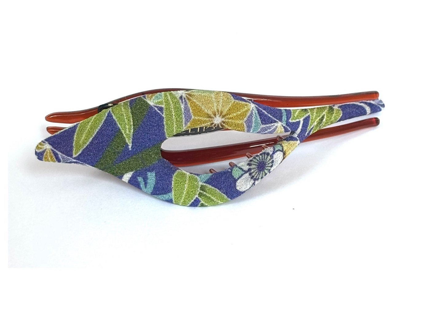 LK Trend & Style Haarclip Finch ist ein schlanker Clip mit Blumenmuster, durch die schlanke Länge greift die Spange viel Haar, Kimono Clip steht für Qualität, jeder Clip kann je nach Schnitt des Stoffes variieren, Unikat von LK Trend & Style