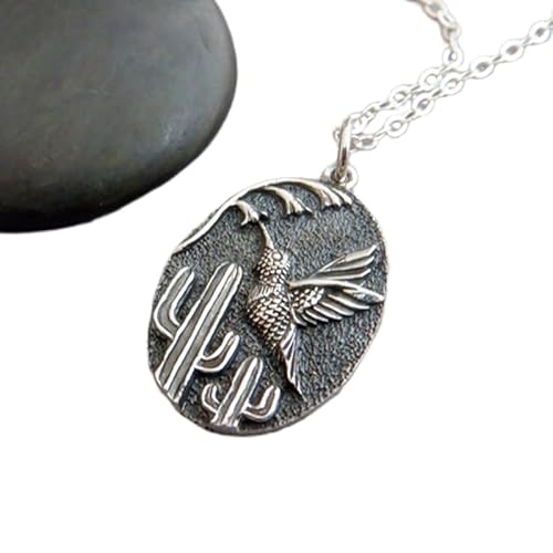 Halskette aus 925er Sterlingsilber mit Kolibri-Kaktus|Kleiner rustikaler Vogelanhänger|Totem-Anhänger mit Tiergeist|Realistische Natur|Kleines Lebenssymbol | Mit 45,7 cm | Versilbert | 0683 von LKBEADS