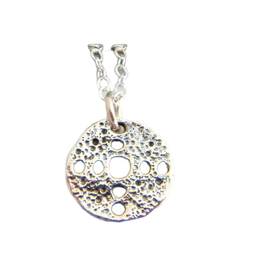 LKBEADS 925 Sterling Silber kleine antike Münze Replik Stück rustikalen runden Boho Bohemian Anhänger ausgeschnittenen Löchern zart zierlich | mit 18 Zoll Kette | versilbert | L_PN_0481 von LKBEADS