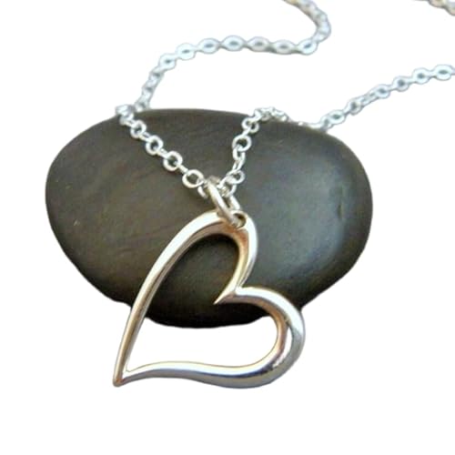 LKBEADS Halskette aus 925er Sterlingsilber mit kleinem offenen Herz|Schräges Herz|Zarter, zierlicher Anhänger|Schlichter Schmuck zum Valentinstag|Romantisches, besonderes Geschenk | mit 45,7 cm | von LKBEADS