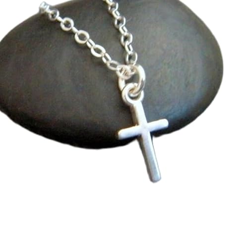 LKBEADS Kreuzkette aus 925er Sterlingsilber. Christlicher Schmuck. Glatt. Schlicht. Zierlich. Fein. Versandfertiges Geschenk für sie | Mit 45,7 cm langer Kette | Versilbert | L_PN_0004 von LKBEADS