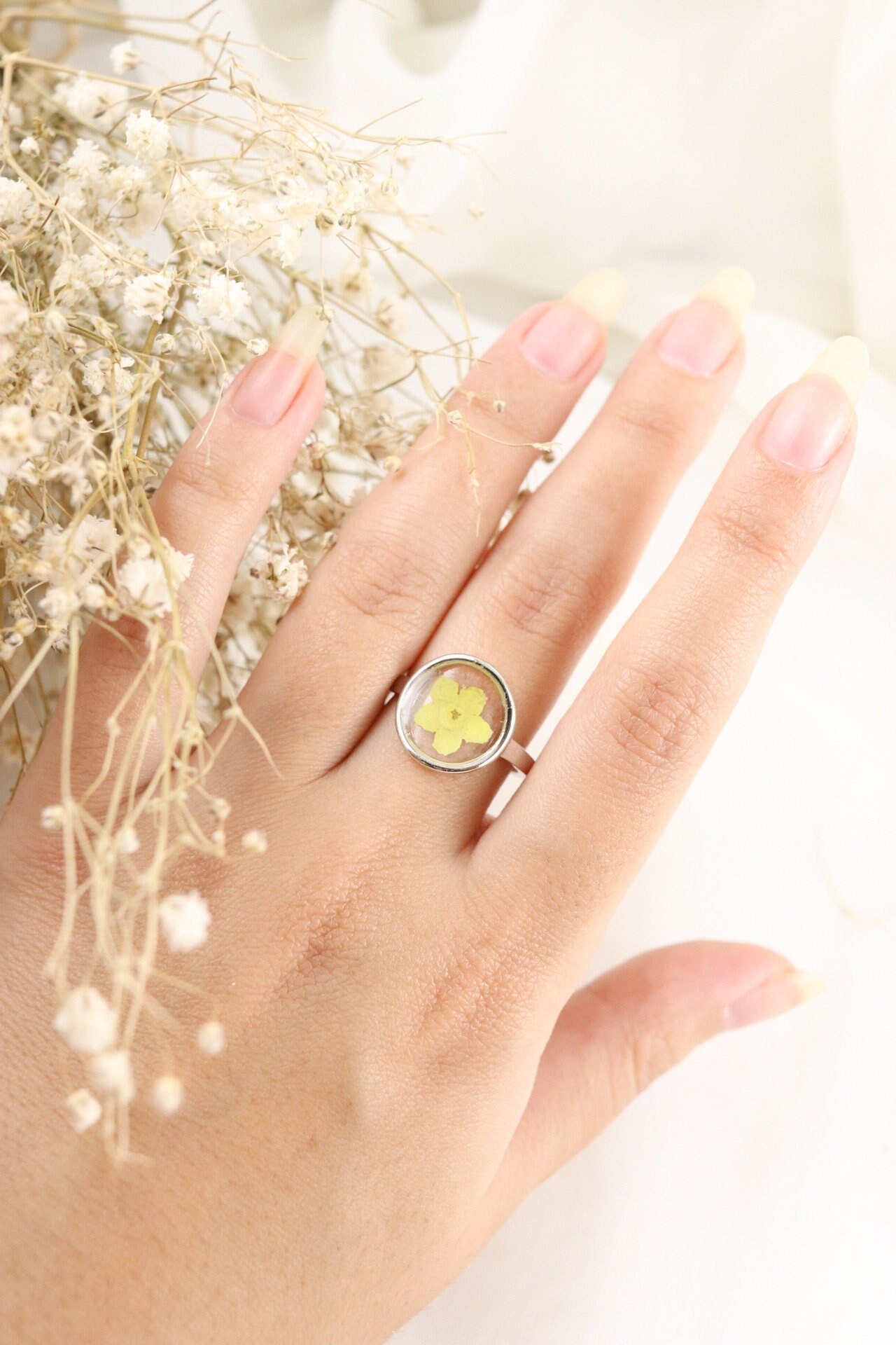 Gelbe Vergissmeinnicht Blumen Ring Verstellbarer Sterling Silber Resin Ring Gelbe Vergissmeinnicht Blumen Ring Verstellbarer Sterling Silber Resin Ring von LKEleganceShop