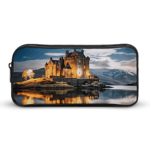 A Castle by The Lake Federmäppchen, großes Fassungsvermögen, minimalistisches Federmäppchen, leicht und langlebig, kleine Aufbewahrungstasche für Bürobedarf, Organizer von LKHDS