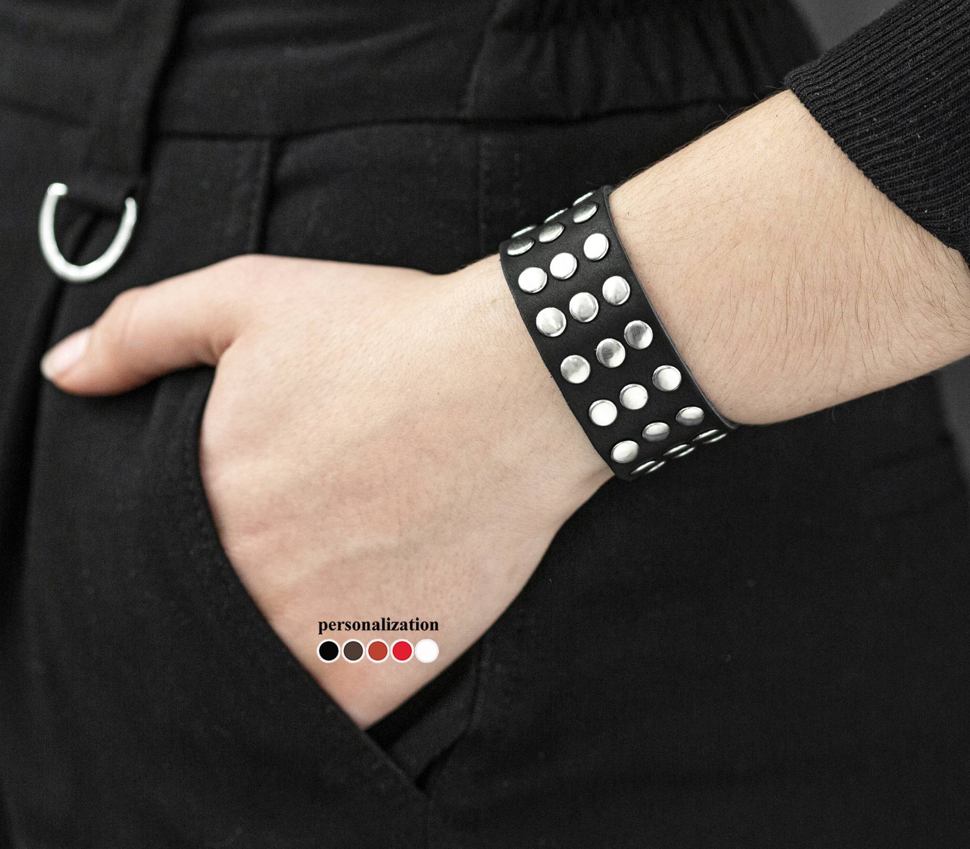 Leder Ohrstecker Armband Rivet Rassel Für Männer Oder Frauen Breit Armstulpe Lederarmband 4602 Leder Ohrstecker Armband Rivet Rassel Für Männer Oder Frauen Breit Armstulpe Lederarmband 4602 von LL910
