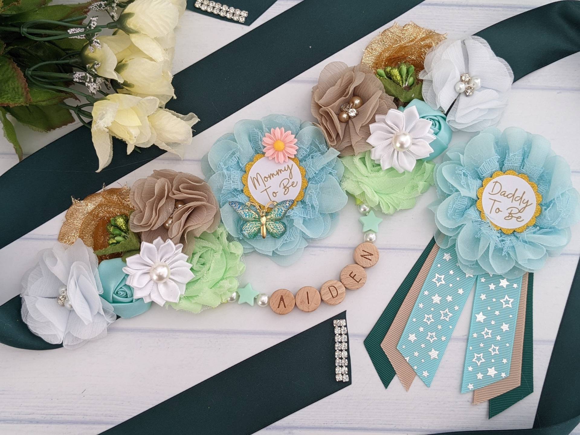 Grünes Umstandskleid Schärpe, Waldland Baby Shower Gürtel, Schmetterling Frühlingsgarten Babystreuer Personalisiertes Geschenk Für Mama von LMCbyJo