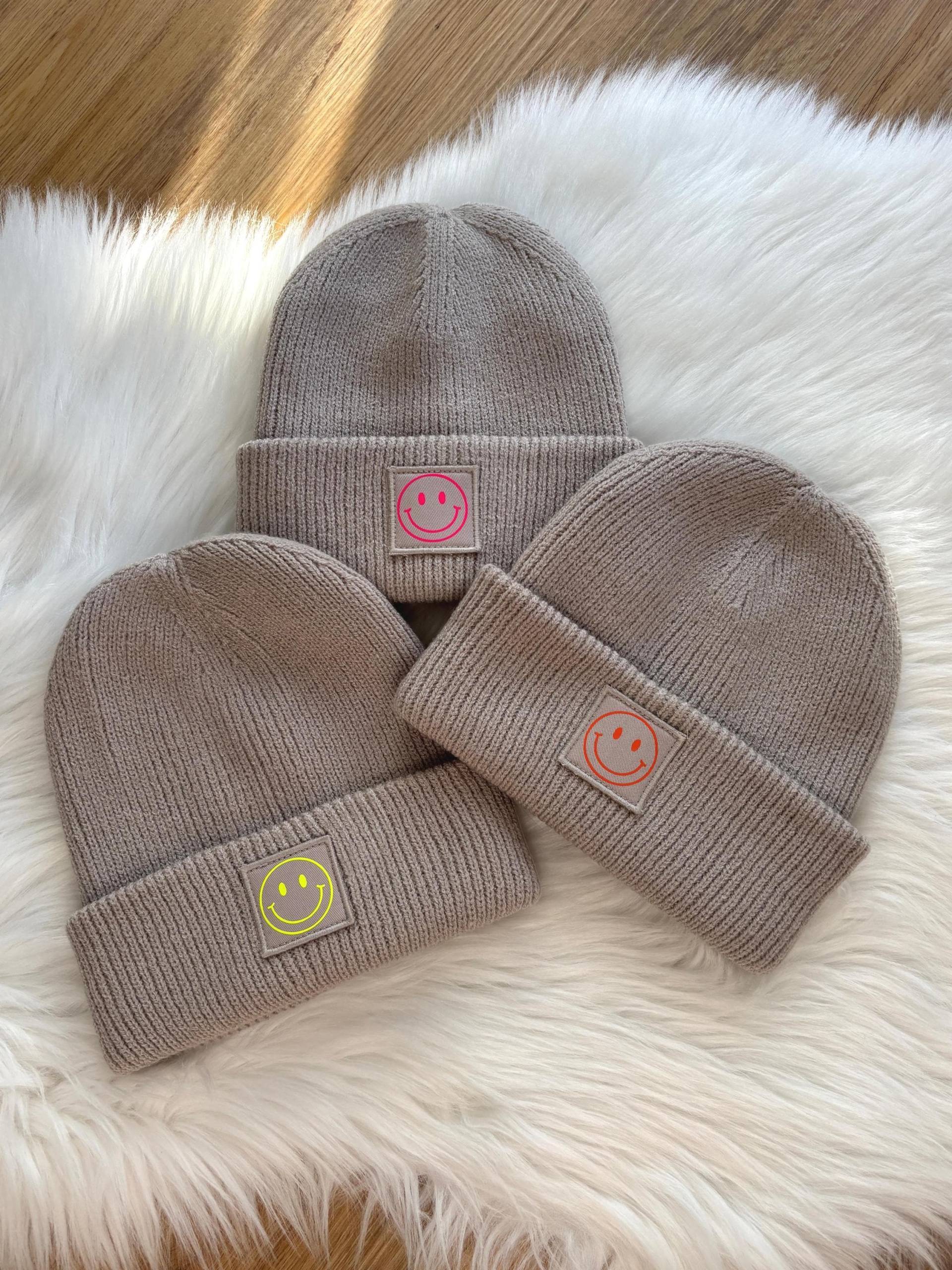Kinder Beanie Mit Neon Smiley | Mütze Winter von LMDesignBarlo