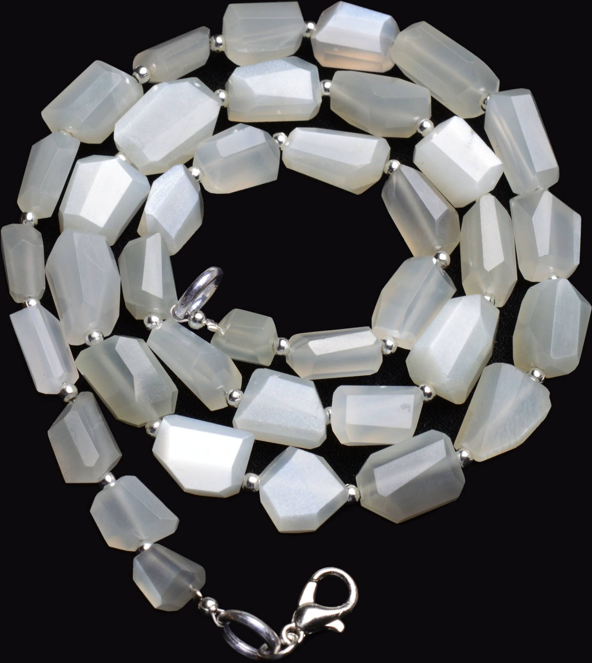 Natürliche Edelstein Weiße Mondstein Facettierte Perlen Halskette, 7 Bis 11mm Breit Und 8 12mm Lang Größe Freeform Nuggets, 19 Zoll Vollstrang Natürliche Edelstein Weiße Mondstein Facettierte Perlen Halskette, 7 Bis 11mm Breit Und 8 12mm Lang Größe Freeform Nuggets, 19 Zoll Vollstrang von LMGEMS