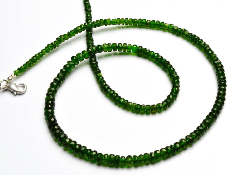 Super Seltene Natürliche Chromdiopsid Facettierte Rondell Perlen 18, 5 "Voller Strang 3 Bis 5 Mm Größe Rondelle Halskette Seltener Edelstein Aus Super Seltene Natürliche Chromdiopsid Facettierte Rondell Perlen 18, 5 "Voller Strang 3 Bis 5 Mm Größe Rondelle Halskette Seltener Edelstein Aus von LMGEMS