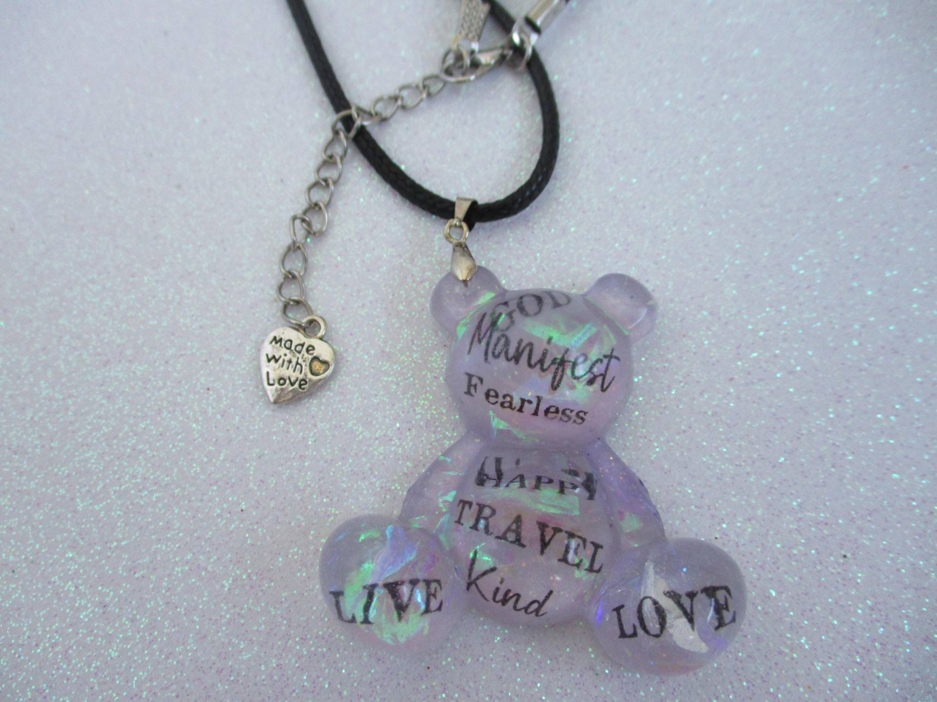 Teddy Bär Halskette | Ermutigungsgeschenk Tochter Geschenke Schillernder Schmuck Freund Lila Anhänger Gießharz von LMLKCreations